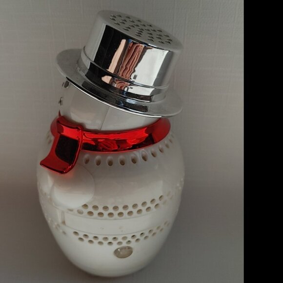 RETRO Bath and Body Works Scentbug Frosty the Snowman Preowned SLATKIN & CO. - Picture 6 of 6